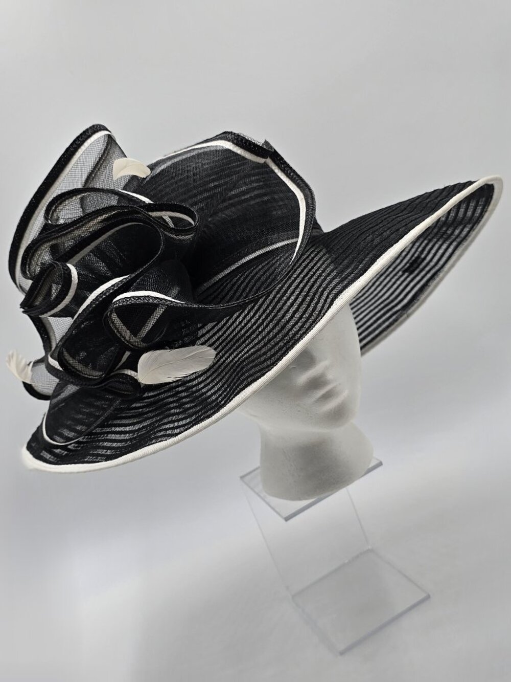 Giovannio B&W Wide Mesh Brim Hat